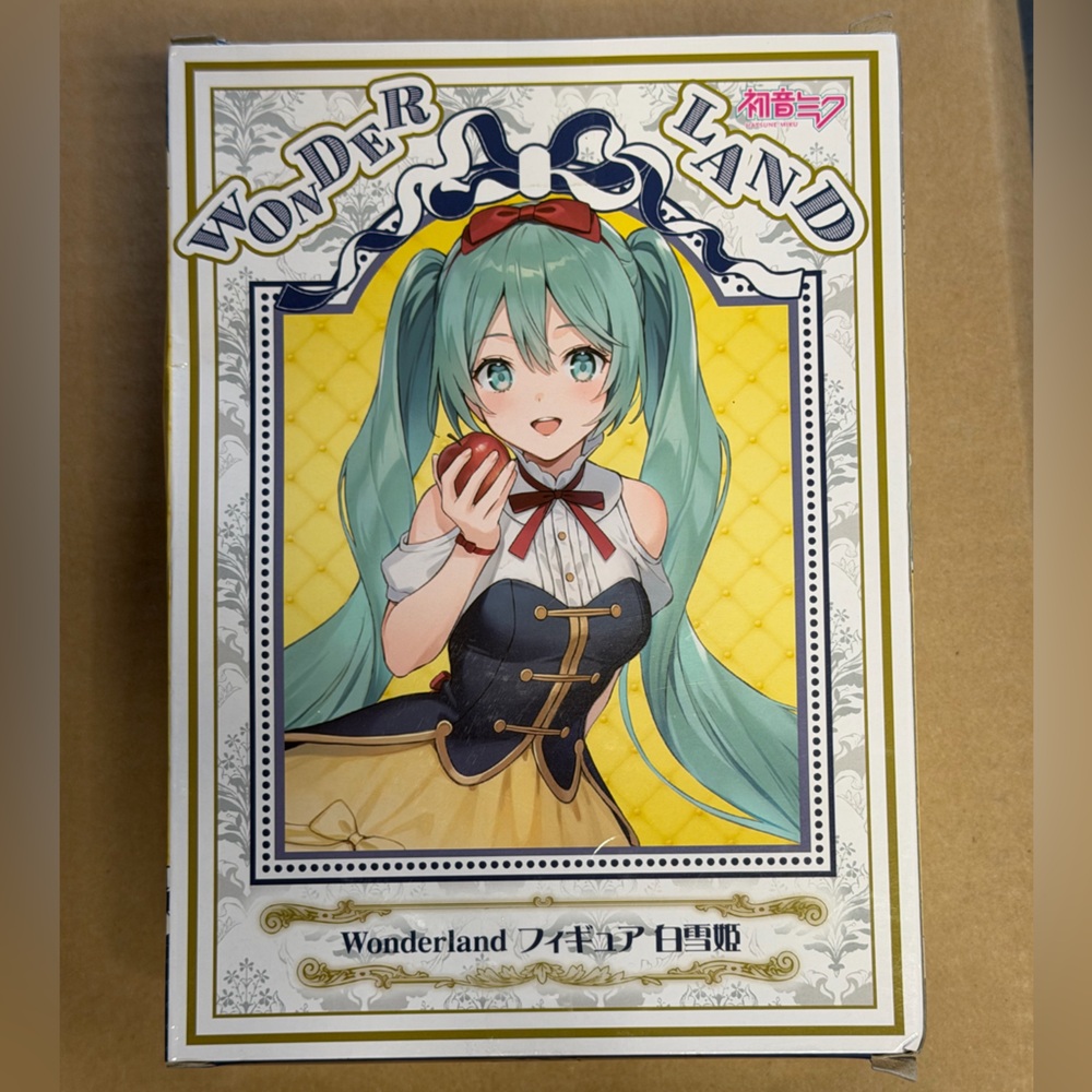 BNIB Wonderland Vocaloid Hatsune Miku Snow White Figure